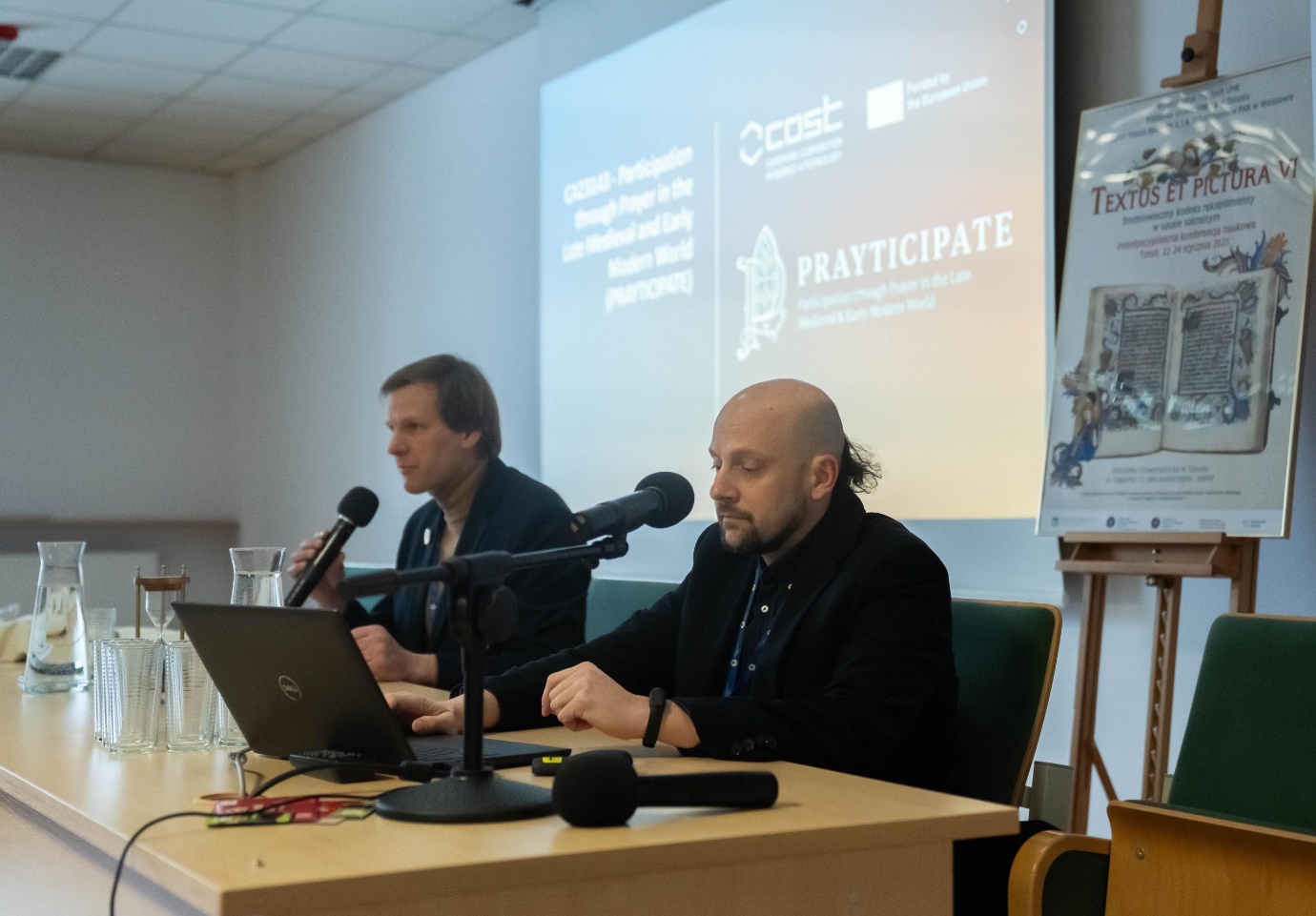 Dr Jan Dienstbier presenting the PRAYTICIPATE COST Action at the Textus et Pictura Conference